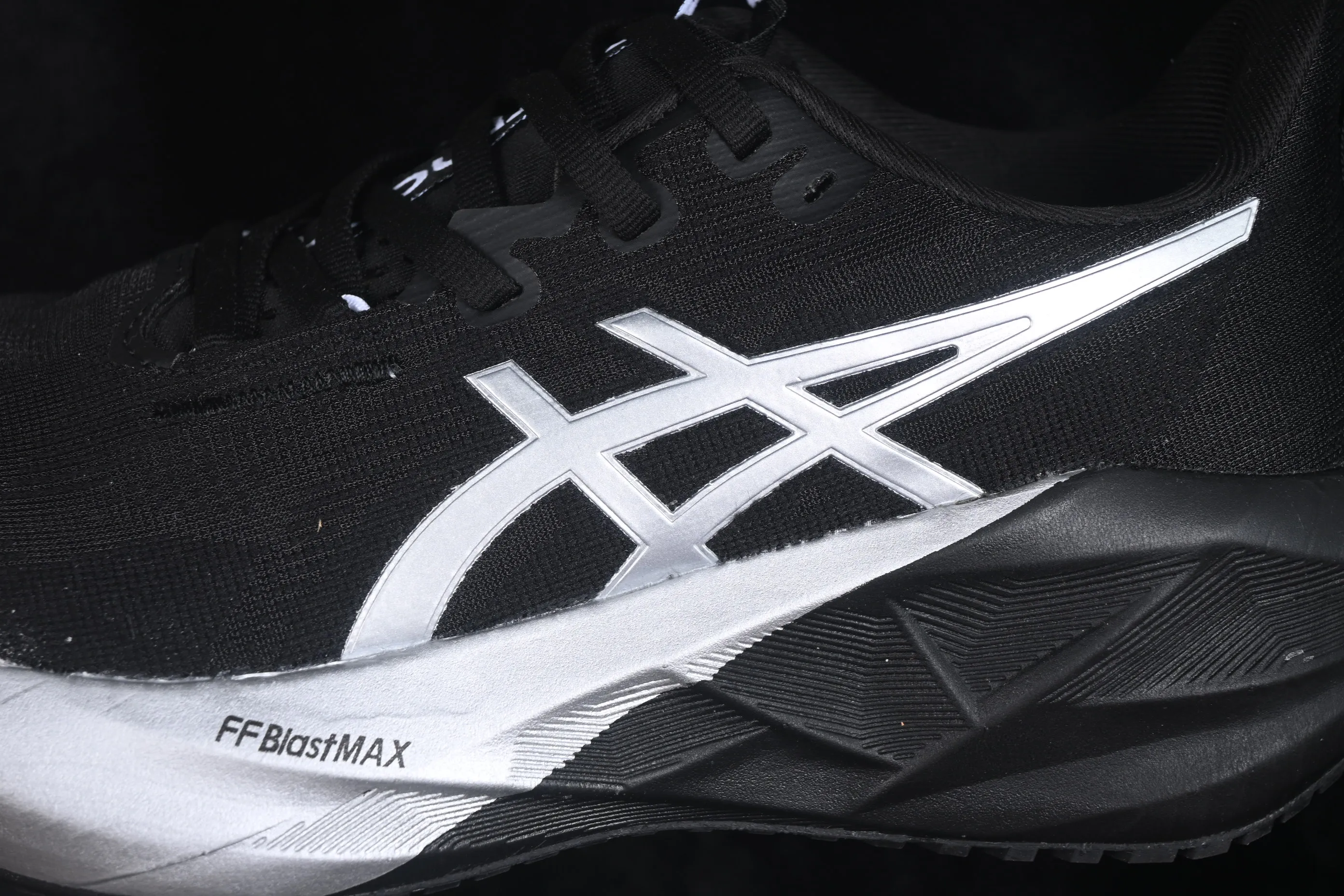 All categories Asics Asics series Asics Novablast 5 Asics Novablast 5 Asics retro breathable casual shoes cushioning men's wear-resistant running shoes 1012B980-001